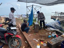 Satpolairud Polres Bone Sambang Ditempat Pembuatan Kapal Nelayan, Ini yang Disampaikan