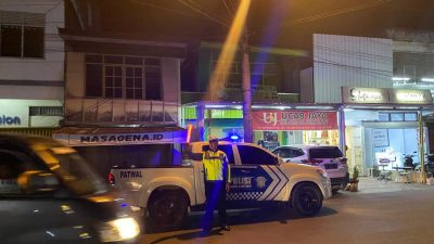 Ciptakan Kamseltibcar Lantas, Satlantas Polres Bone Gelar Blue Light Patrol