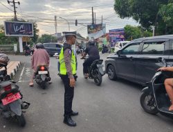 Polisi Hadir untuk Masyarakat, Pengaturan Lalu Lintas Digencarkan Lancarkan Ativitas Masyarakat