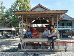 Bhabinkamtibmas Sambangi Warga, Ciptakan Kamtibmas yang Kondusif di Wilayah Binaan