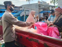 Kanit Binmas Polsek Amali Aiptu Yusri Pengamanan dan Pengaturan di Pasar Tradisional Taretta