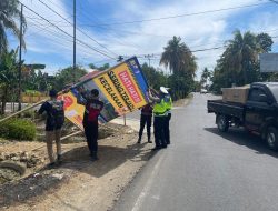 Ops Keselamatan, Satlantas Polres Bone Pasang Spanduk Peringatan di Titik Rawan Lakalantas