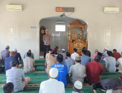 KBO Satbinmas Polres Bone Sampaikan Pesan Kamtibmas kepada Jemaah Masjid Nurul Qadiriyah