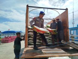 Satpolair Polres Bone Berikan Pelayanan Melalui Polisi Penolong