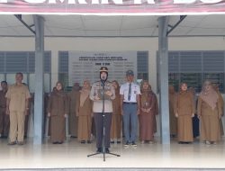 Kapolsek Lamuru Jadi Pembina Upacara di SMU Negeri 17 Bone, Sosialisasikan Operasi Keselamatan Lalu Lintas