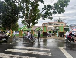 Samapta Polres Bone Laksanakan Pengaturan Pagi di Titik Rawan Kemacetan