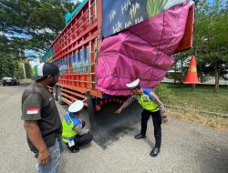 Tekan Angka Kecelakaan Lalin, Polantas Bone Cek Kelayakan Kendaraan di Terminal