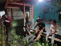 Antisipasi Gangguan Kamtibmas,Anggota Jaga Polsek Salomekko Laksanakan Patroli Malam