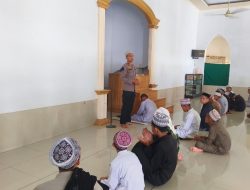 IPDA Agus Salim Sampaikan Pesan Kamtibmas kepada Jemaah Masjid Darul Ulum