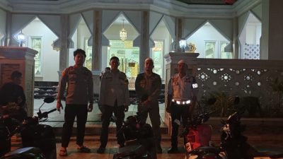 Polri Hadir Beri Rasa Aman, Shalat Tarawih di Masjid Al-Itikaf Berjalan Tertib dan Khusyuk
