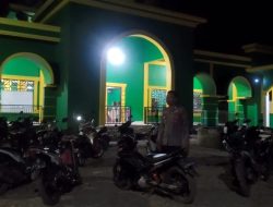 Polsek Patimpeng Laksanakan Pengamanan Shalat Isya Dan Tarwih 