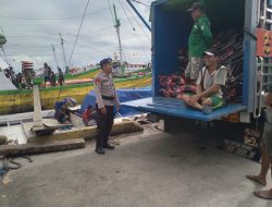 Satpolairud Polres Bone Lakukan Polmas Perairan Dan Beri Himbauan Kepada Buruh Pelabuhan