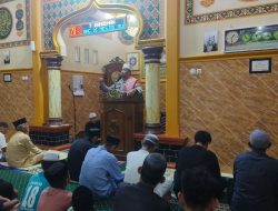 Kanit Bhabinkamtibmas Sat Binmas Polres Bone Berikan Ceramah dan Himbauan Kamtibmas di Masjid Muaadam