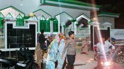 Anggota Jaga Polsek Salomekko Laksanakan Pengamanan Sholat Tarawih