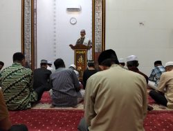 KBO  Binmas Polres Bone Berikan Ceramah Islamiyah dan Himbauan Kamtibmas di Masjid Al-Fath