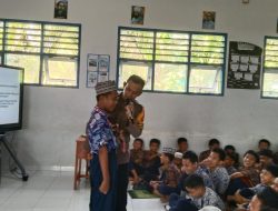 Kapolsek dan Bhabinkamtibmas Hadiri Penyuluhan Narkoba di SMP 1 Ulaweng