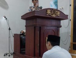 Bhabinkamtibmas Manfaatkan Momentum Tarawih untuk Sampaikan Pesan Kamtibmas