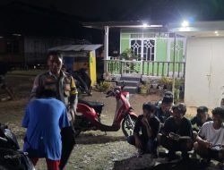 Jaga Ketertiban, Bhabinkamtibmas Tertibkan Lomba Lari di Wilayah Binaan