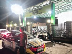 Intensif, Polsek Lamuru Laksanakan Pengamanan Shalat Tarawih di Desa Poleomlnro