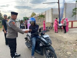 Polsek Patimpeng Berbagi Takjil dan Buka Puasa Bersama