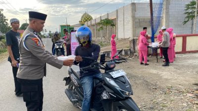 Polsek Patimpeng Berbagi Takjil dan Buka Puasa Bersama