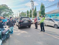 Aksi Polantas Bone di Pos Pam Ajangale Laksanakan Pengaturan Lalu Lintas, Antisipasi Kemacetan