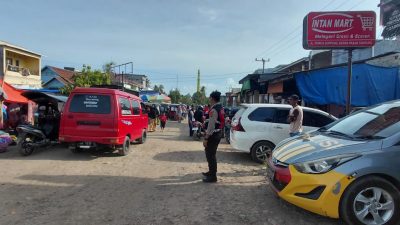 Patroli Dialogis Kanit Samapta Polsek Ajangale di Pasar Tradisional Ajangale, Pastikan Situasi Aman dan Kondusif