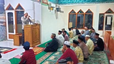 Kanit Binmas Polsek Barebbo Sampaikan Himbauan Kamtibmas di Masjid Nurul Husein Bottoe