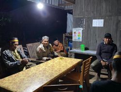 Apresiasi Peran Aktif Masyarakat, Bhabinkamtibmas Polsek Ponre  Sambangi Pos Satkamling di Desa Salebba