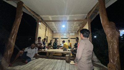 Bhabinkamtibmas Polsek Cina Laksanakan Pembinaan Sat Kamling di Desa Kanco