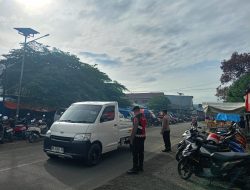 Polsek Awangpone Pengamanan di Pasar Paccing, Cegah Kemacetan dan Ciptakan Rasa Aman
