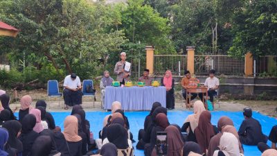 Polisi Berikan Tausiah Jelang Buka Puasa di UPT SMP Negeri 4 Barebbo