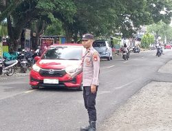 Polisi Hadir Saat Ngabuburit, Polsek Mare Atur Lalu Lintas Demi Kenyamanan Warga