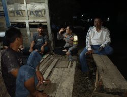 Sambang Satkamling, Bhabinkamtibmas Aiptu Muhammad Aras Patarai Ajak Warga Peduli Kamtibmas