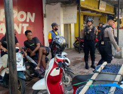 Ciptakan Rasa Aman, Samapta Polres Bone Sapa Warga Melalui Patroli Dialogis Siang