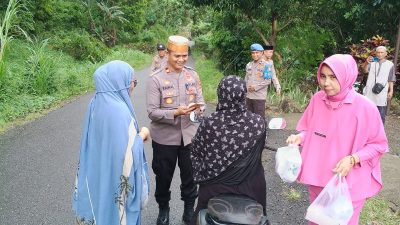 Riuh Bahagia Iringi Kegiatan Polsek Bontocani Bagi-Bagi Takjil