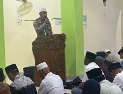 ‎Sholat Tarawih Berjamaah di Desa Mico, Kapolsek Palakka Sampaikan Pesan Kamtibmas
