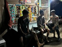 Pastikan Keamanan Malam Minggu, Bripka Stardy F. Sambangi Warga Desa Mallinrung