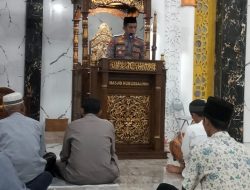 Laksanakan Sholat Tarawih,  Kapolsek Lappariaja  Sampaikan Pesan  Kamtibas kepada WJamaah Masjid Nurus Salihin 