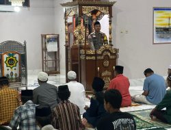 Bhabinkamtibmas Polsek Lamuru Sampaikan Himbauan Kamtibmas Saat Sholat Tarawih