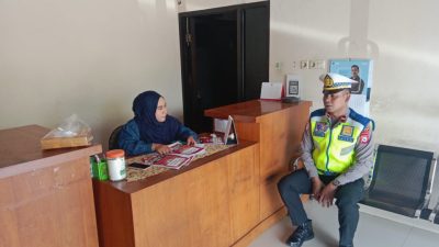 Ops Ketupat 2026, Satlantas Polres Bone Sambangi Travel Minimalisir Laka Lantas