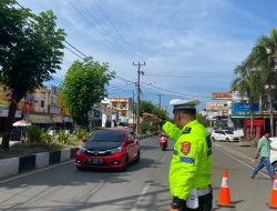 Polantas Bone Atur Lalulintas di Pospam dan Pos Terpadu Jaga Kamseltibcar Lantas