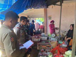 Kapolsek Salomekko Bersama Forkopincam Laksanakan Pemantauan Harga Kebutuhan Pokok Menjelang Idul Fitri 1447 H