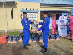 Jelang Idhul Fitri, Kasat Polairud Polres Bone Bagi Parcel Lebaran Kepada Anggotanya