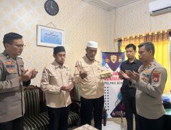 Personel Polres Bone Salurkan Zakat Fitrah melalui UPZ ke Baznas Kabupaten Bone