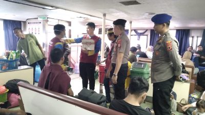 Bekerjasama dengan Polsek Pelabuhan Bojoe dan Istansi Terkait, Satpolairud Polres Bone Lakukan Pengamanan Jaga Keamanan di Pelabuhan