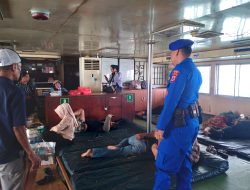 Satpolairud Polres Bone Lakukan Pengamanan Aktivitas Penyeberangan, Berikan Rasa Aman Kepada Penumpang Ferry