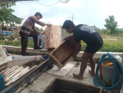 Melalui Kegiatan Polisi Penolong, Satpolairud Polres Bone Berikan Pelayanan Humanis Kepada Nelayan