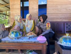 Sambang Desa Binaan, Bhabinkamtibmas Polsek Barebbo Ajak Warga Waspada Bahaya Kebakaran