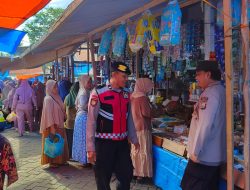 Pastikan Keamanan dan Ketertiban di Pusat Aktivitas Warga, Polsek Lamuru Lakukan Pengamanan di Pasar